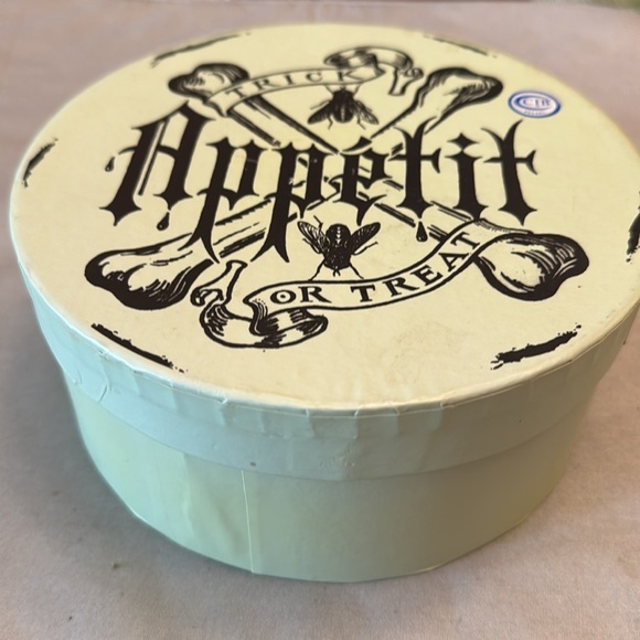 Halloween dessert plates. Set a four. Ghoulish. Vintage. Dept. 56 New in box - Picture 11 of 11